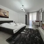 Apartment Luxury Plaza M Drumul Taberei