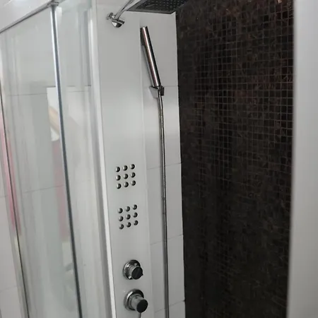 Luxury Plaza M Drumul Taberei Apartment *